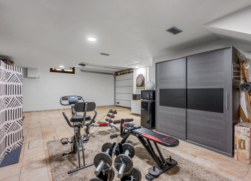 Resale - Villa / House - Benijofar