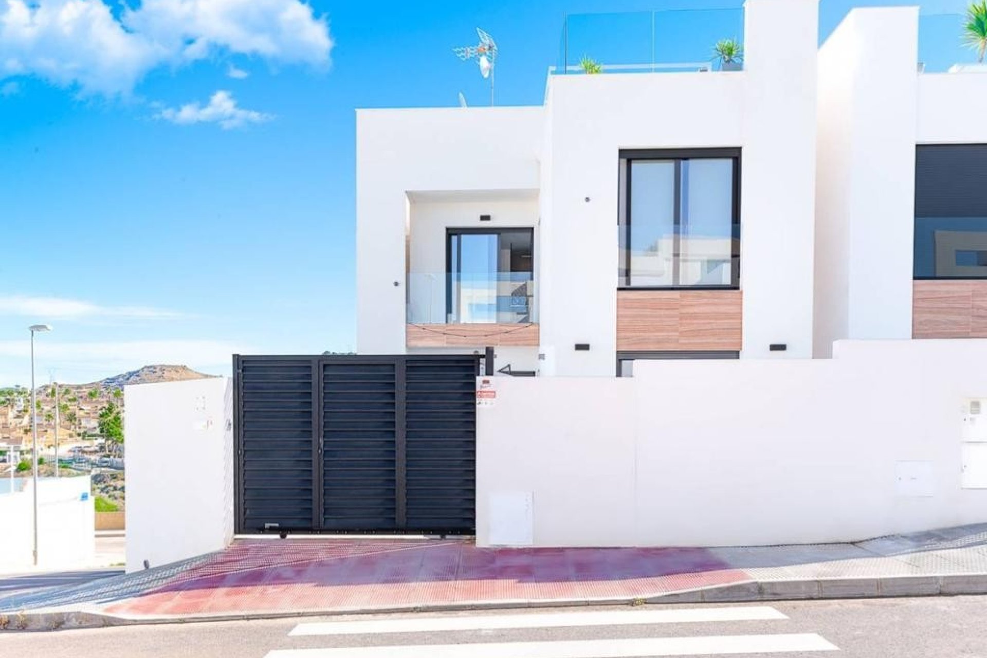Resale - Villa / House - Benijofar