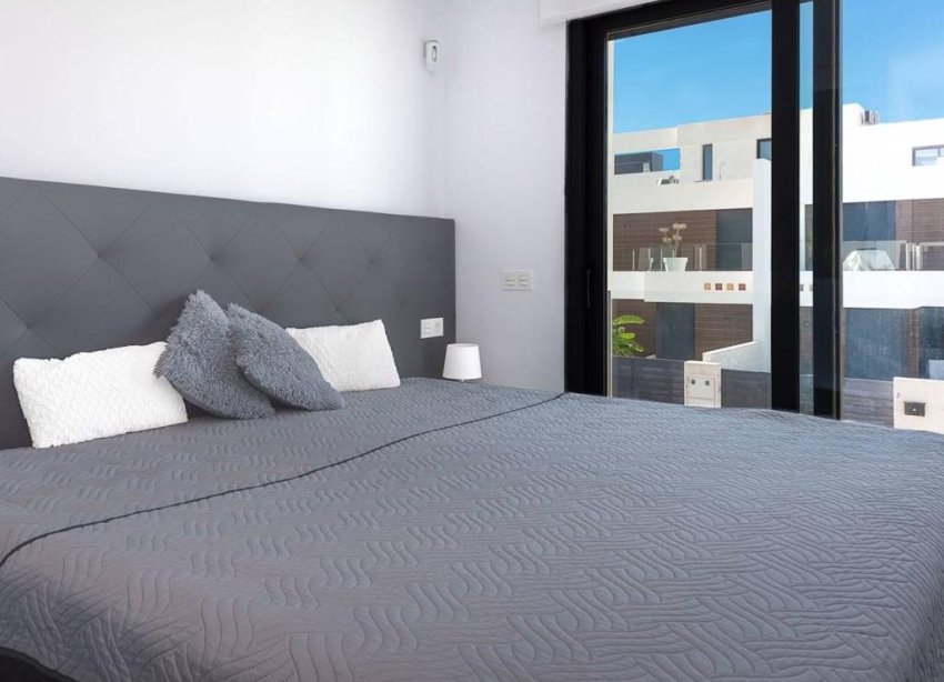 Resale - Villa / House - Benijofar