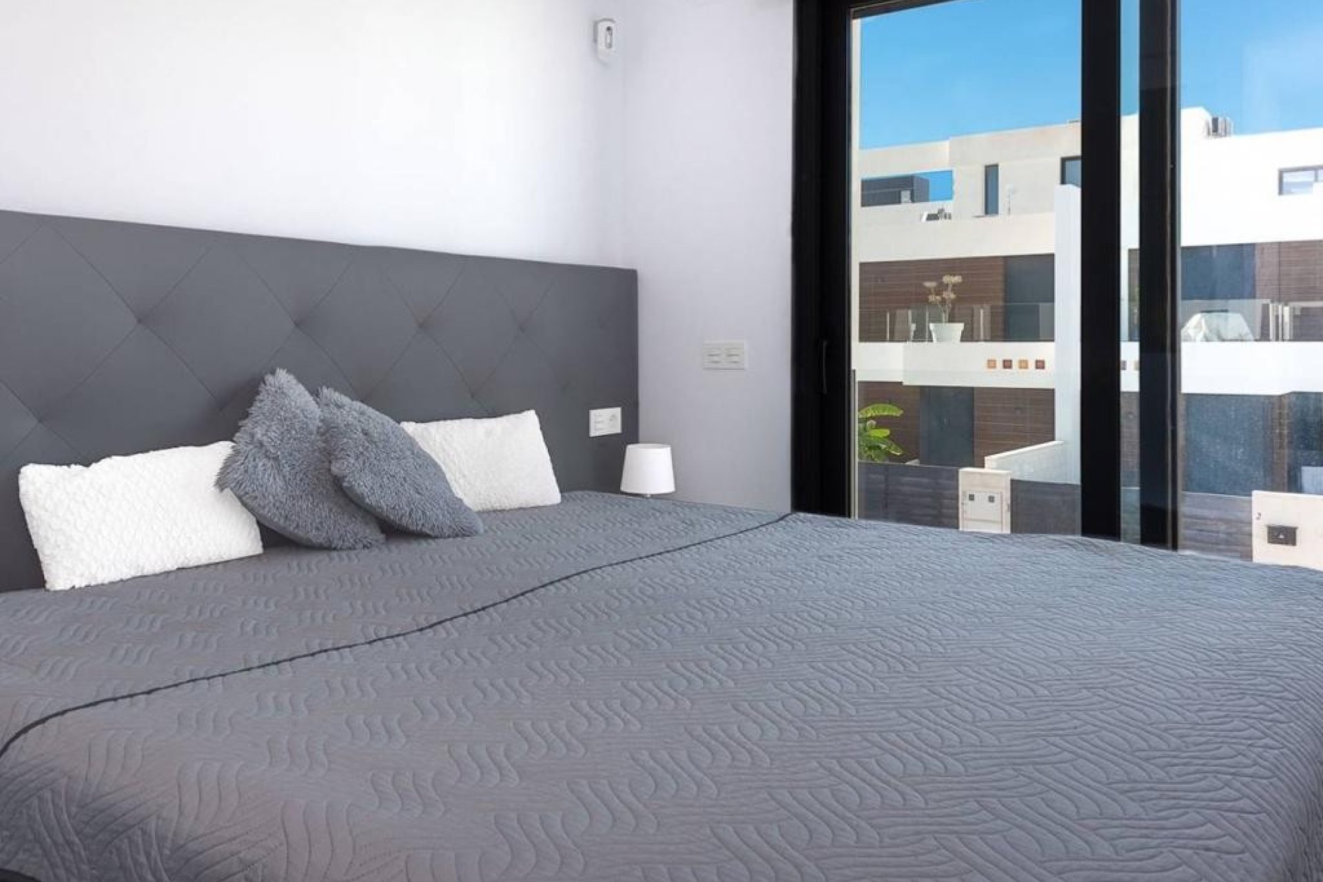 Resale - Villa / House - Benijofar