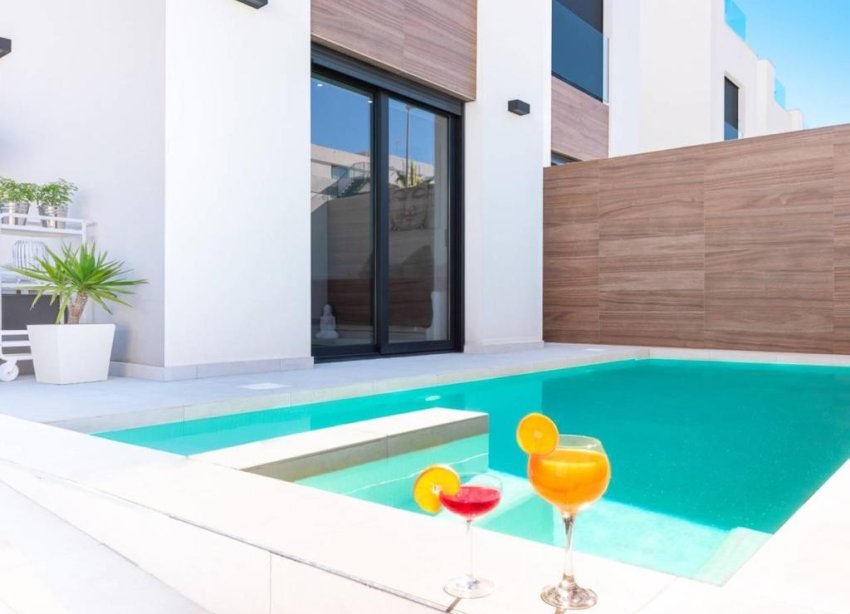 Resale - Villa / House - Benijofar
