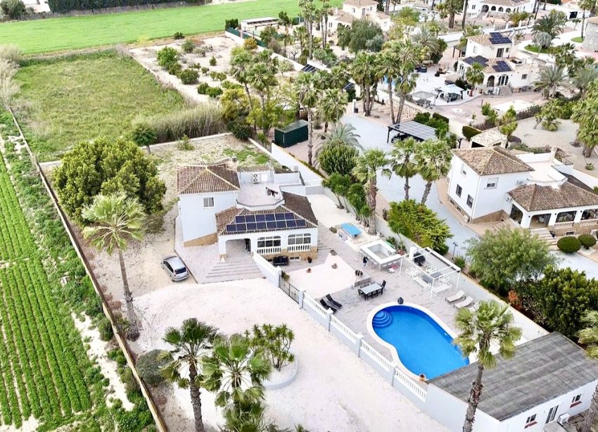 Resale - Villa / House - Catral