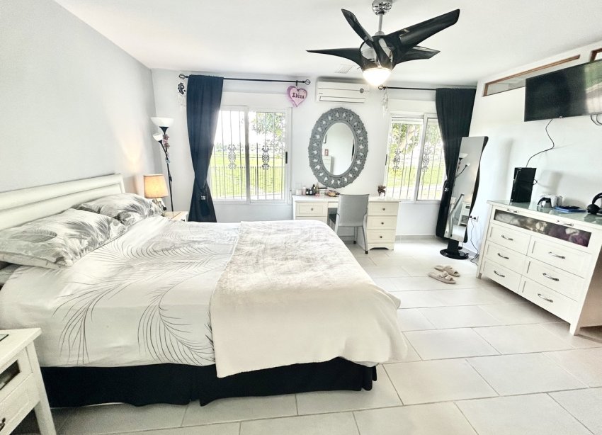 Resale - Villa / House - Catral