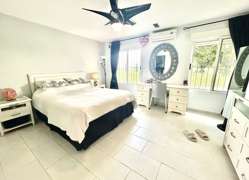 Resale - Villa / House - Catral