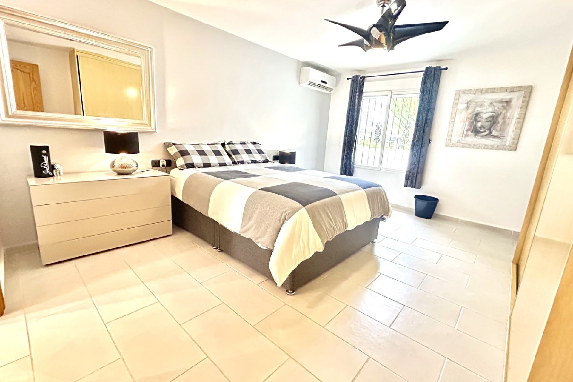 Resale - Villa / House - Catral