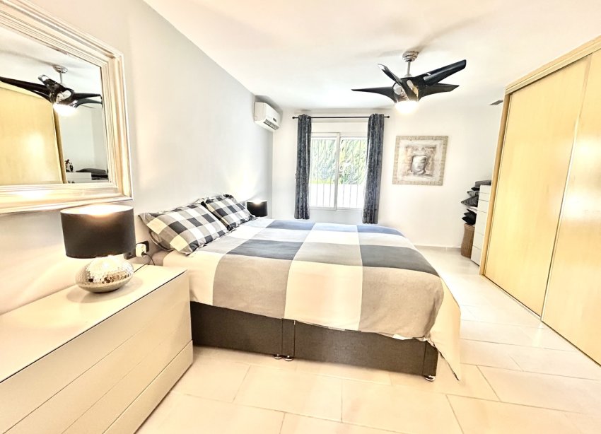 Resale - Villa / House - Catral