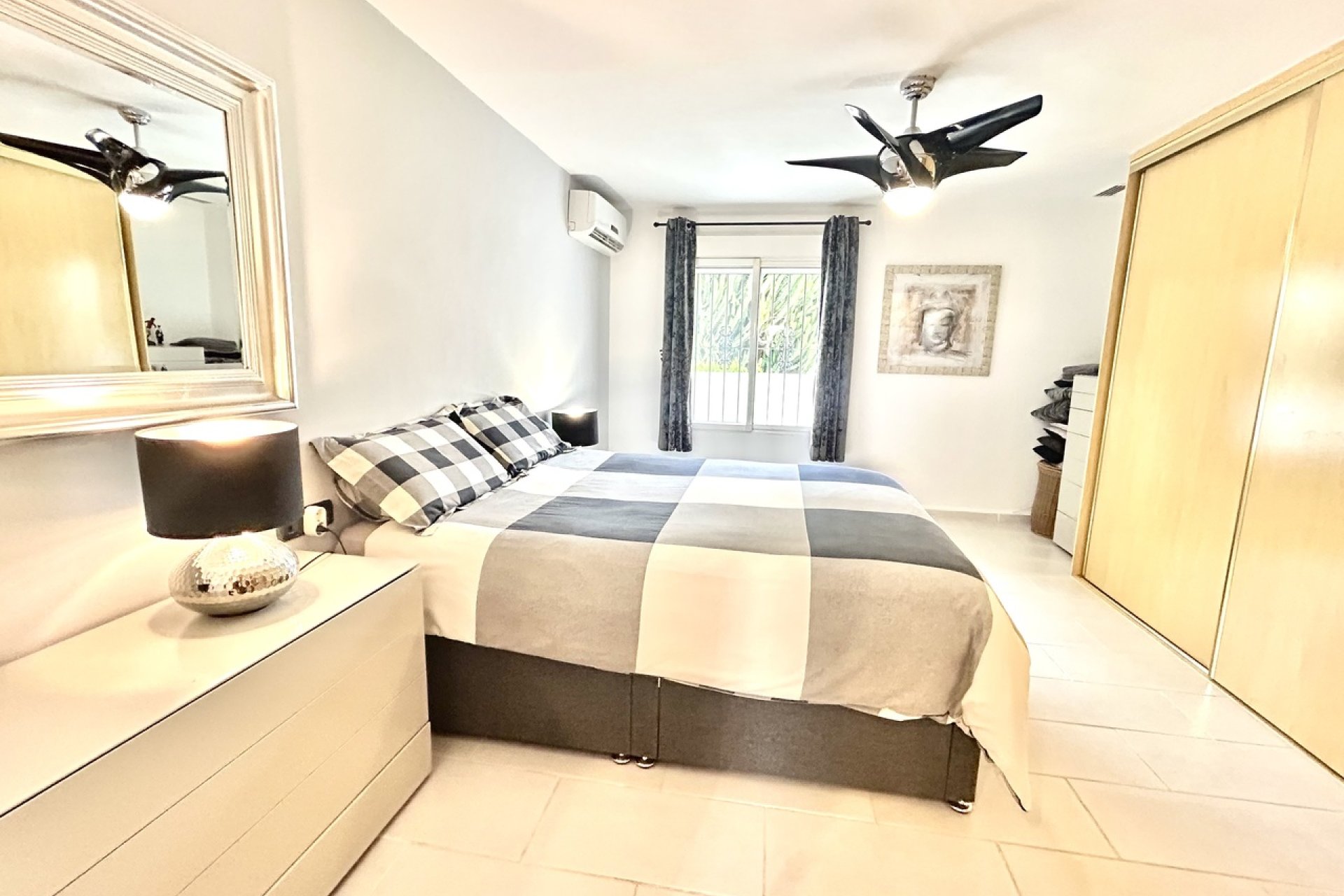 Resale - Villa / House - Catral