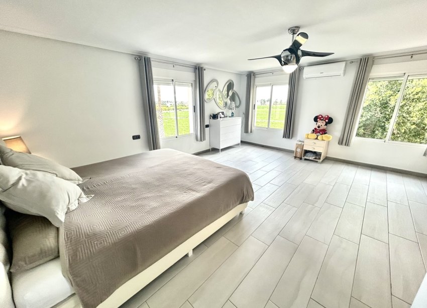 Resale - Villa / House - Catral