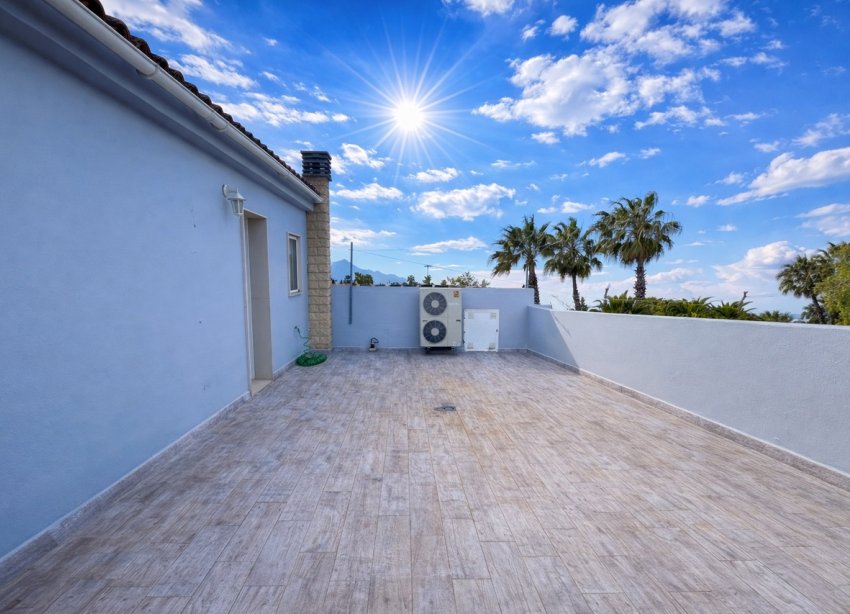 Resale - Villa / House - Catral