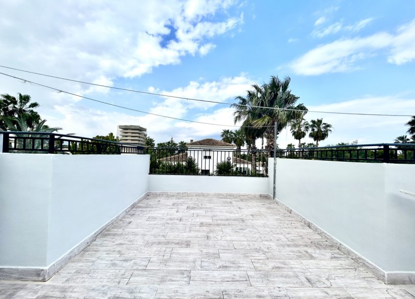 Resale - Villa / House - Catral