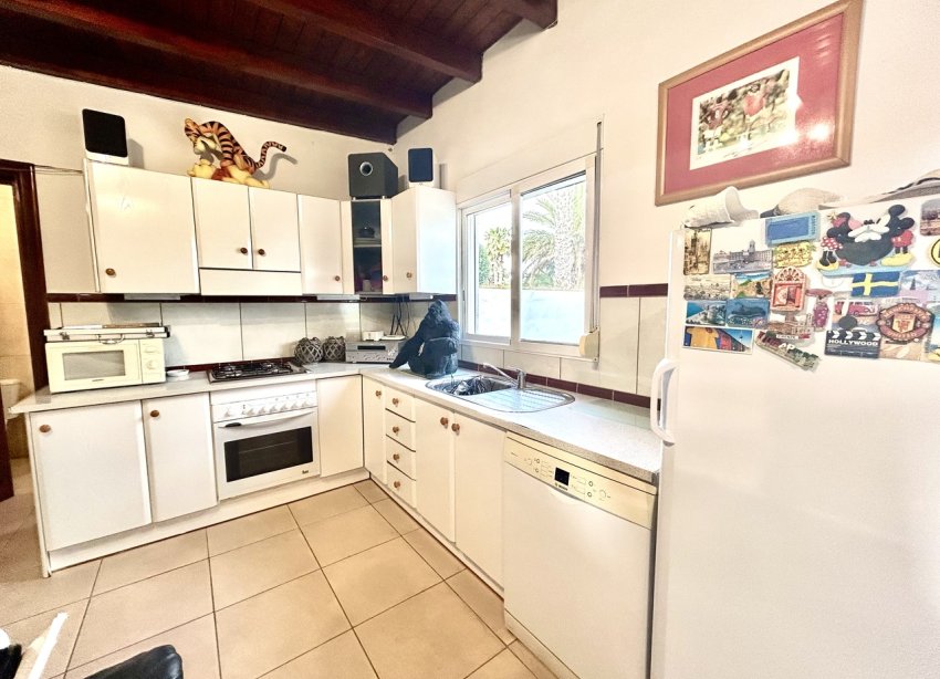 Resale - Villa / House - Catral