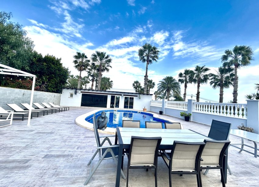 Resale - Villa / House - Catral