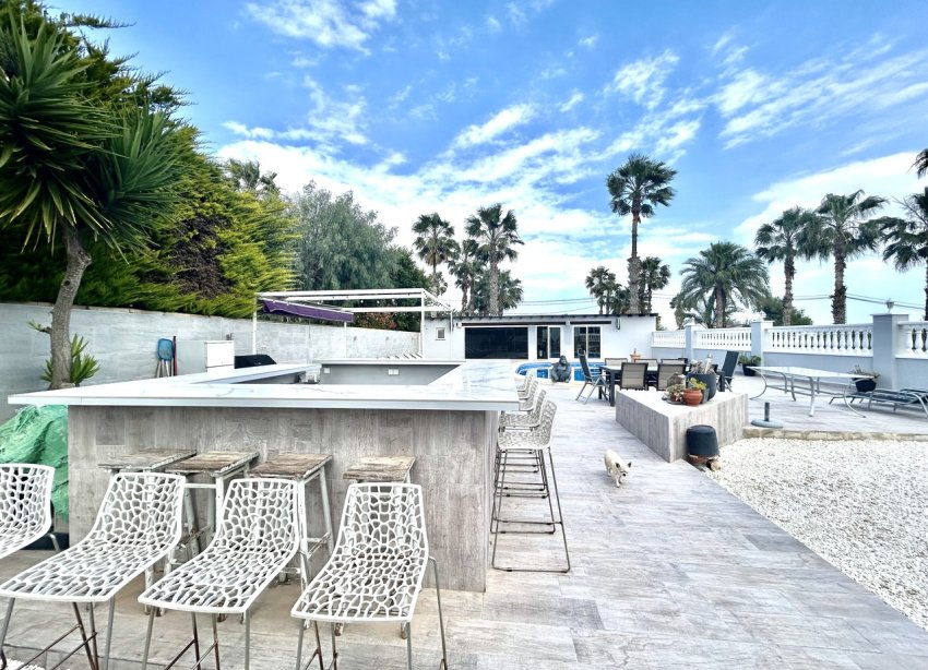 Resale - Villa / House - Catral