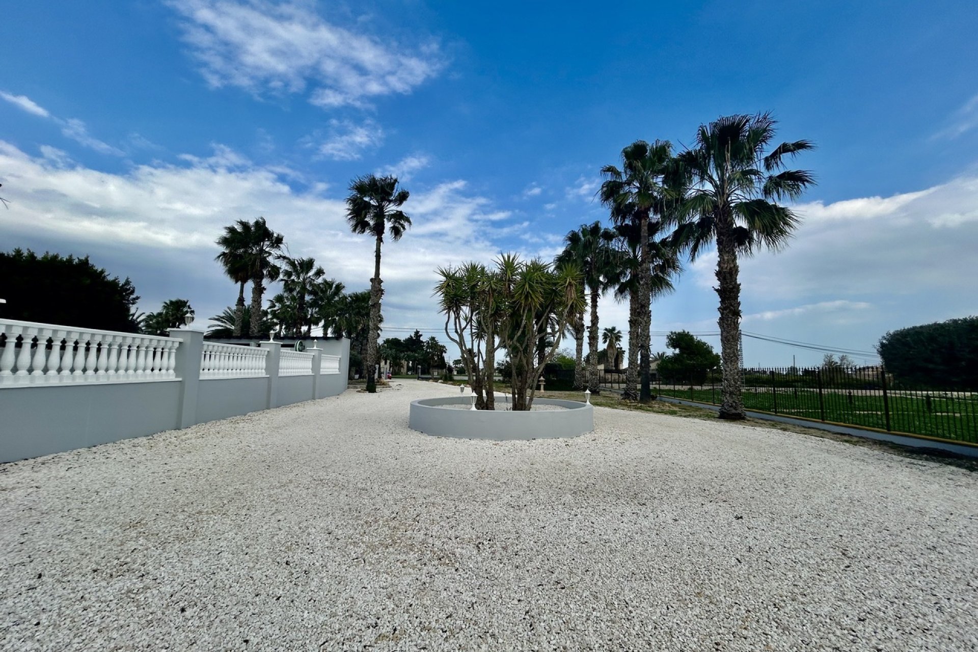 Resale - Villa / House - Catral
