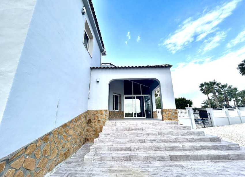 Resale - Villa / House - Catral