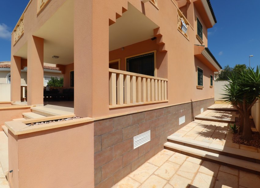 Resale - Villa / House - Ciudad Quesada - La Fiesta