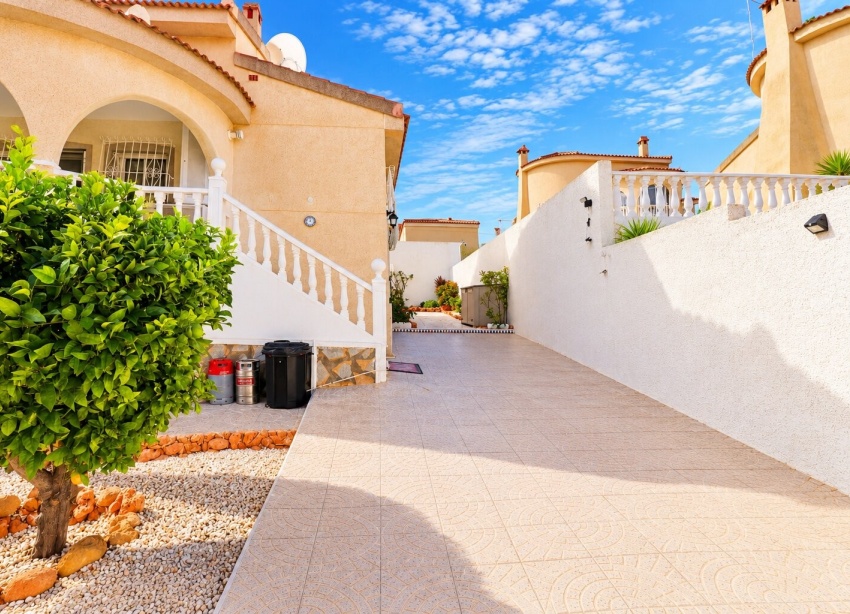 Resale - Villa / House - Ciudad Quesada - La Marquesa Golf