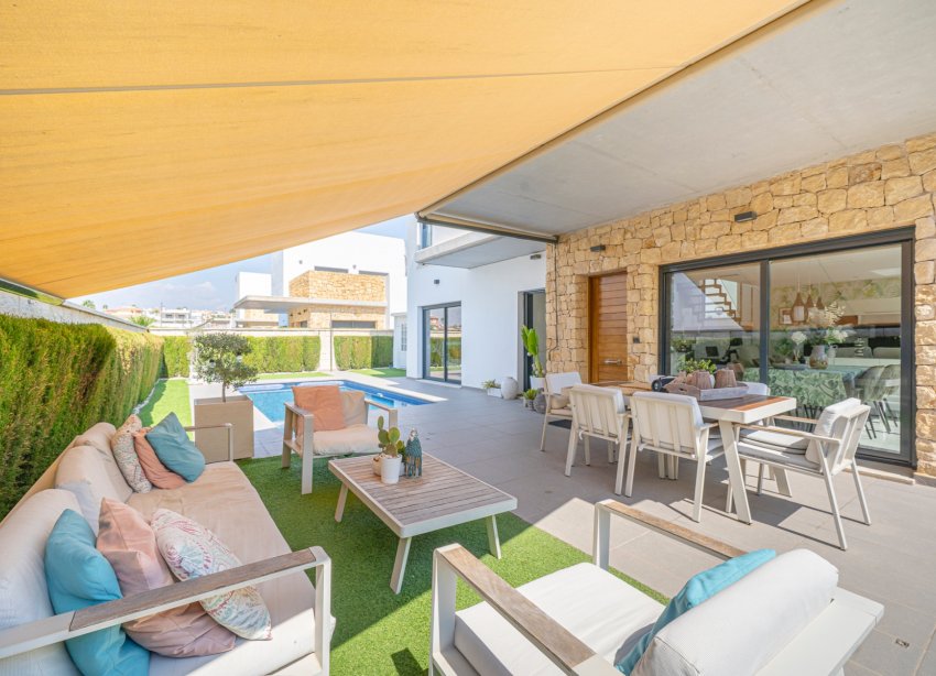 Resale - Villa / House - Ciudad Quesada - Lo pepin