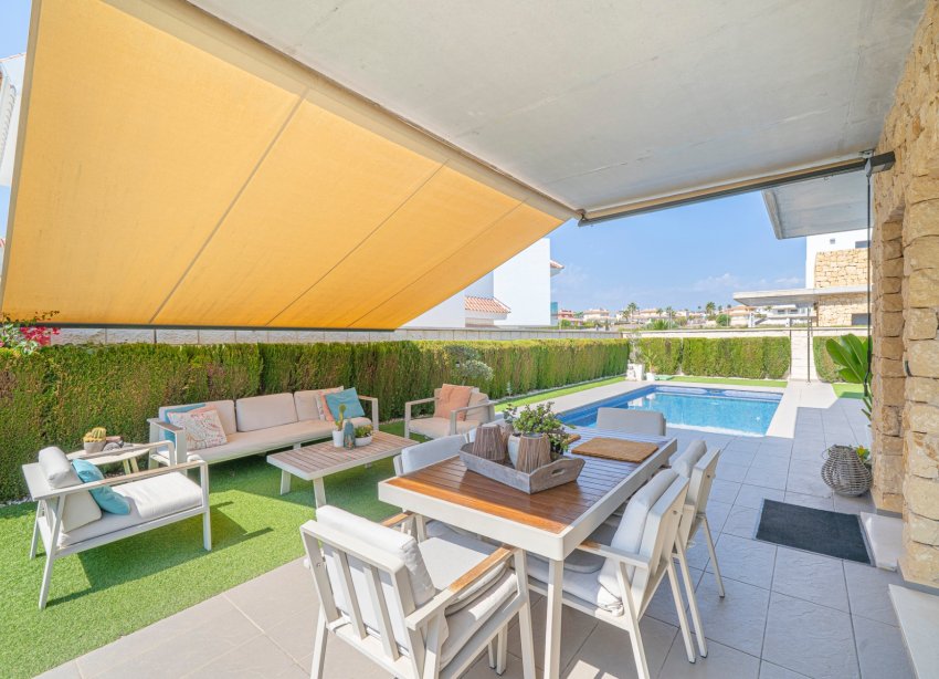 Resale - Villa / House - Ciudad Quesada - Lo pepin
