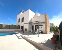 Resale - Villa / House - Ciudad Quesada - Pueblo Bravo