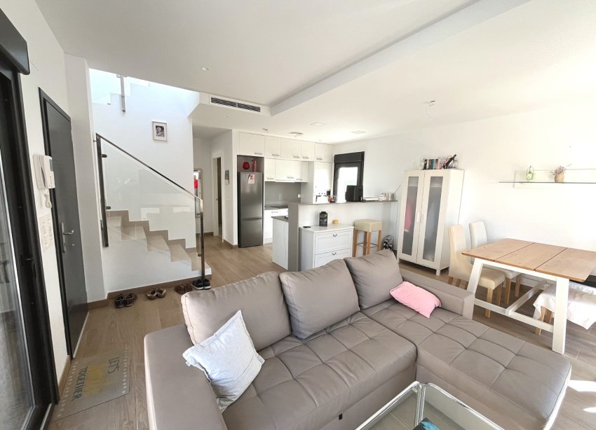 Resale - Villa / House - Ciudad Quesada - Pueblo Bravo