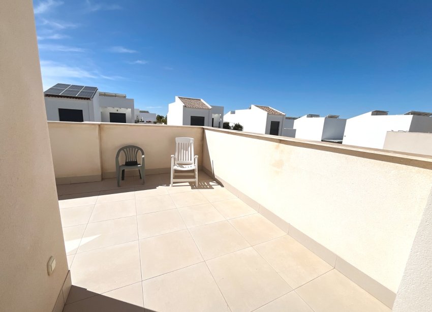 Resale - Villa / House - Ciudad Quesada - Pueblo Bravo