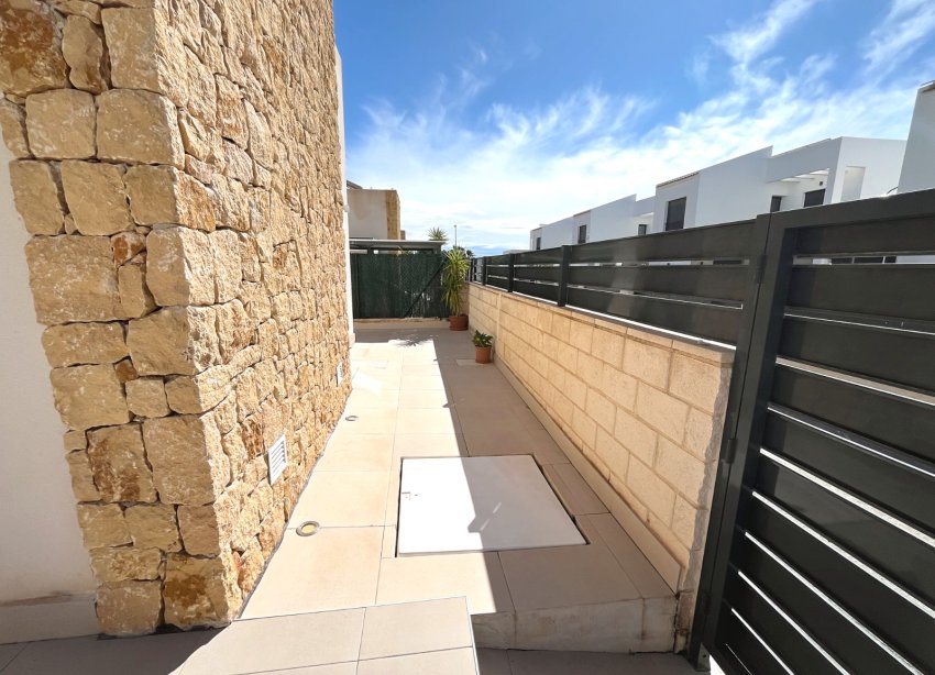 Resale - Villa / House - Ciudad Quesada - Pueblo Bravo