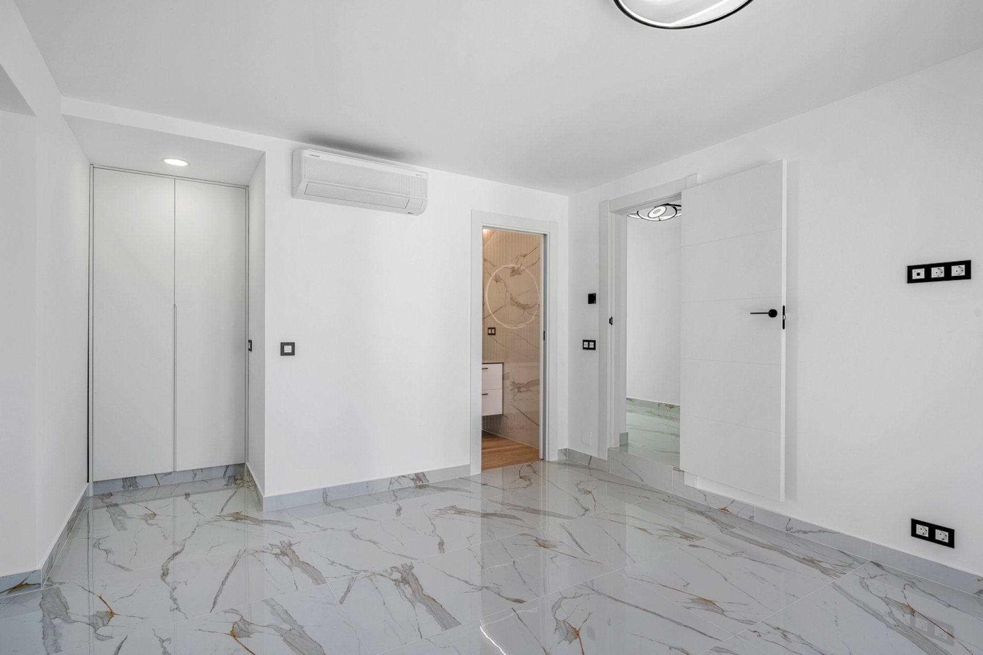 Resale - Villa / House - Ciudad Quesada - Rojales