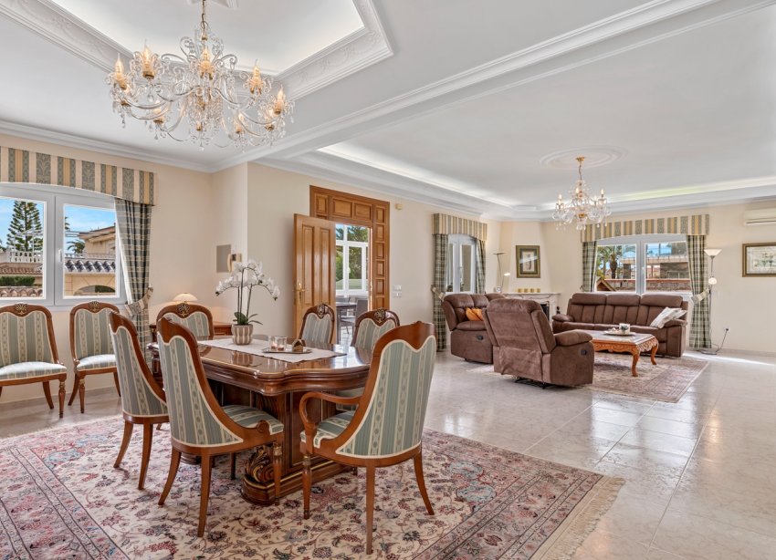 Resale - Villa / House - Ciudad Quesada