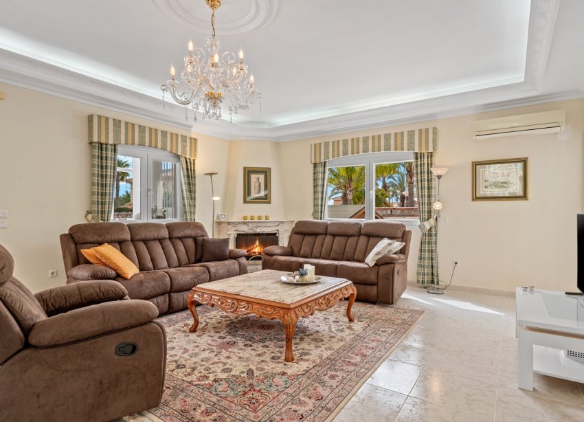 Resale - Villa / House - Ciudad Quesada