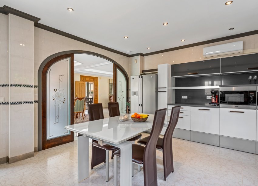 Resale - Villa / House - Ciudad Quesada
