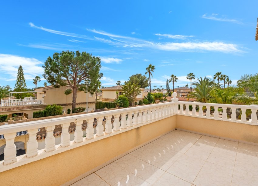 Resale - Villa / House - Ciudad Quesada