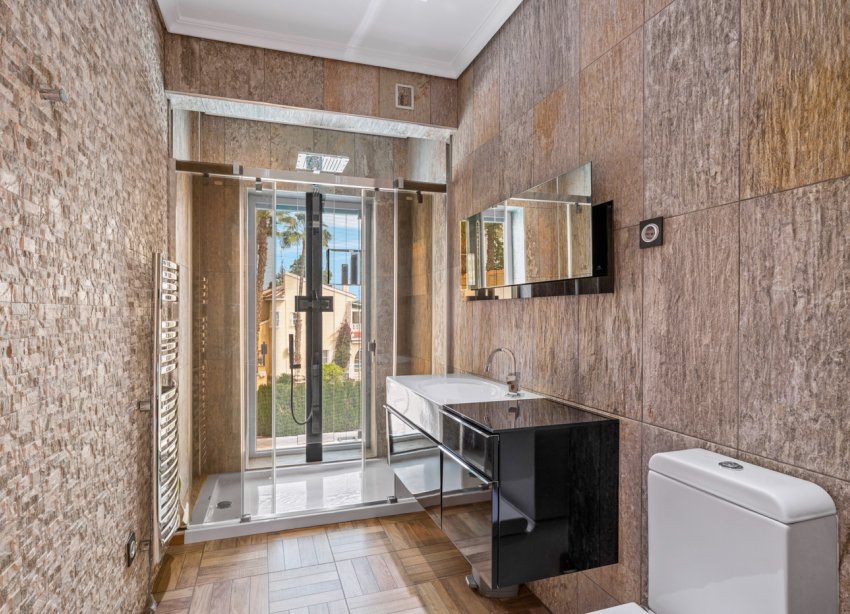 Resale - Villa / House - Ciudad Quesada