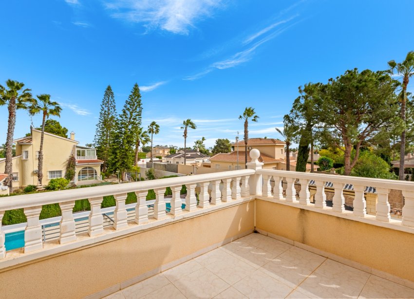 Resale - Villa / House - Ciudad Quesada