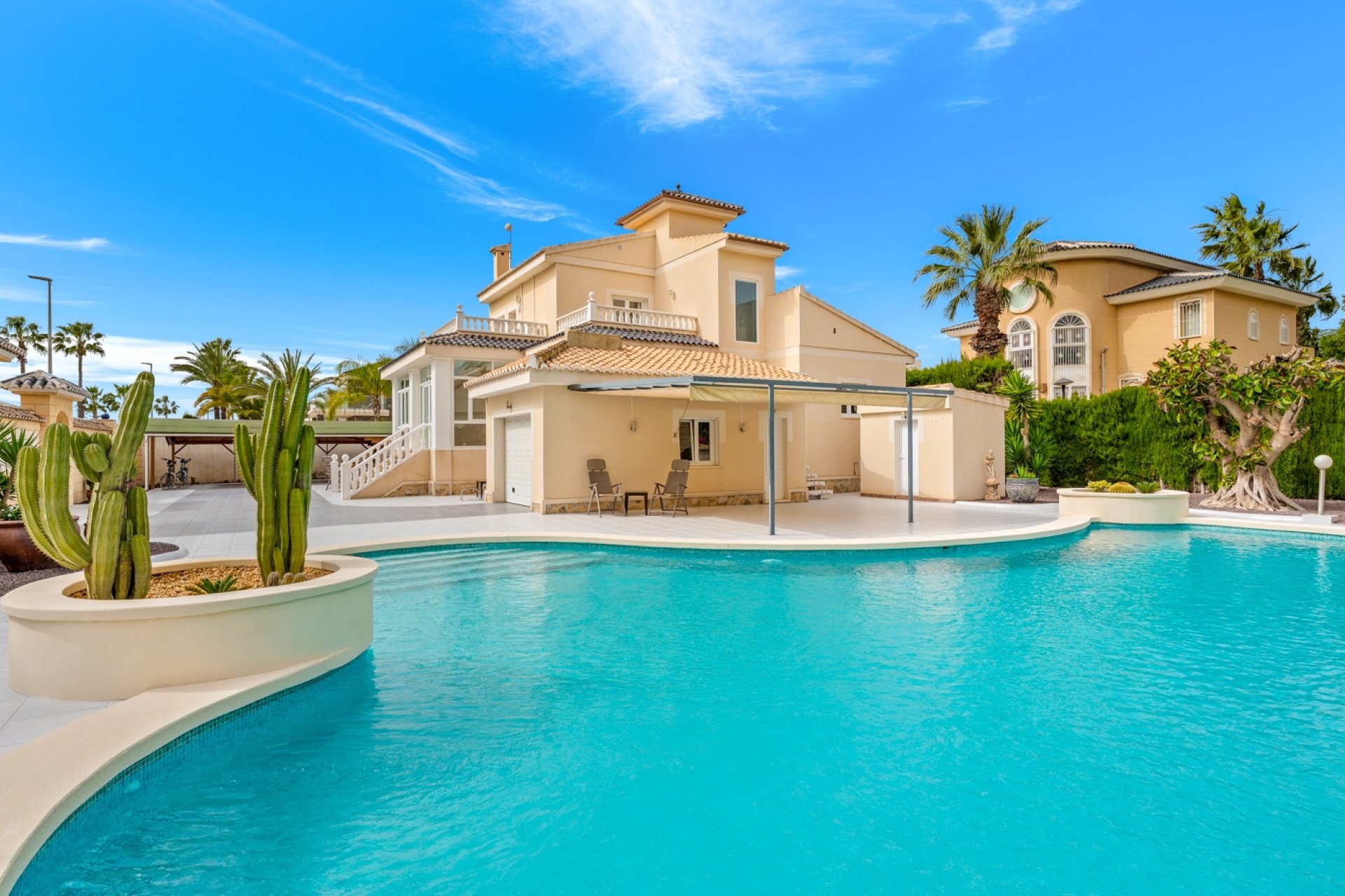 Resale - Villa / House - Ciudad Quesada