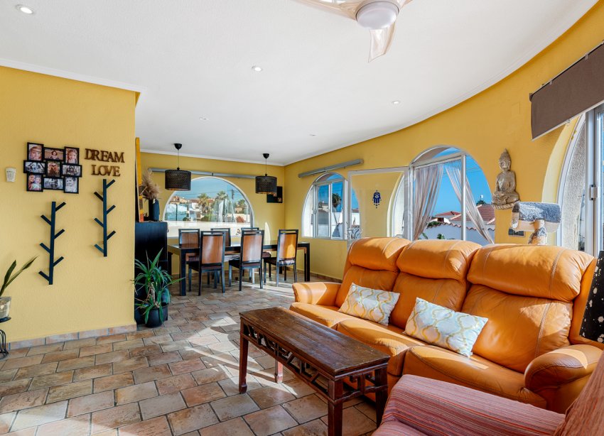 Resale - Villa / House - Ciudad Quesada