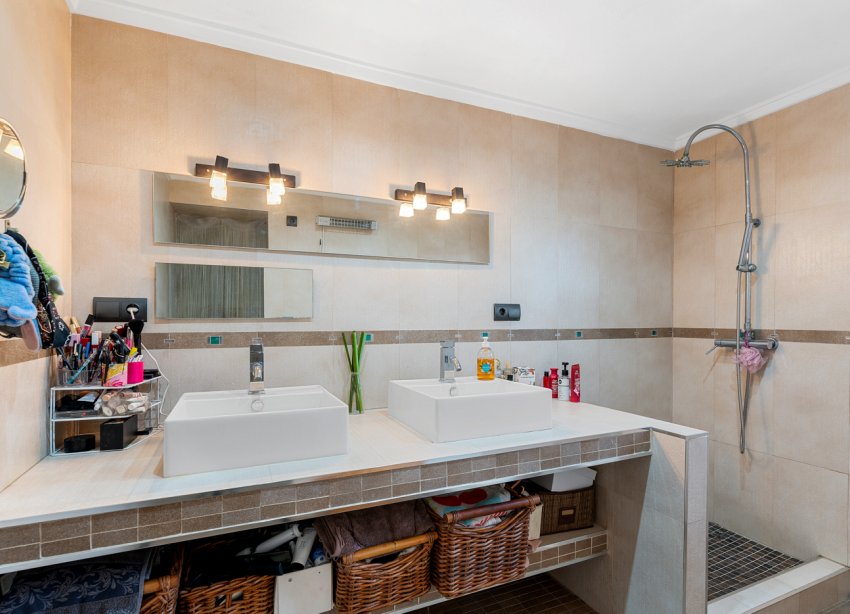 Resale - Villa / House - Ciudad Quesada