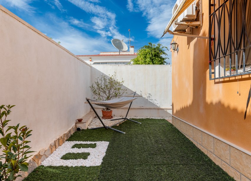 Resale - Villa / House - Ciudad Quesada