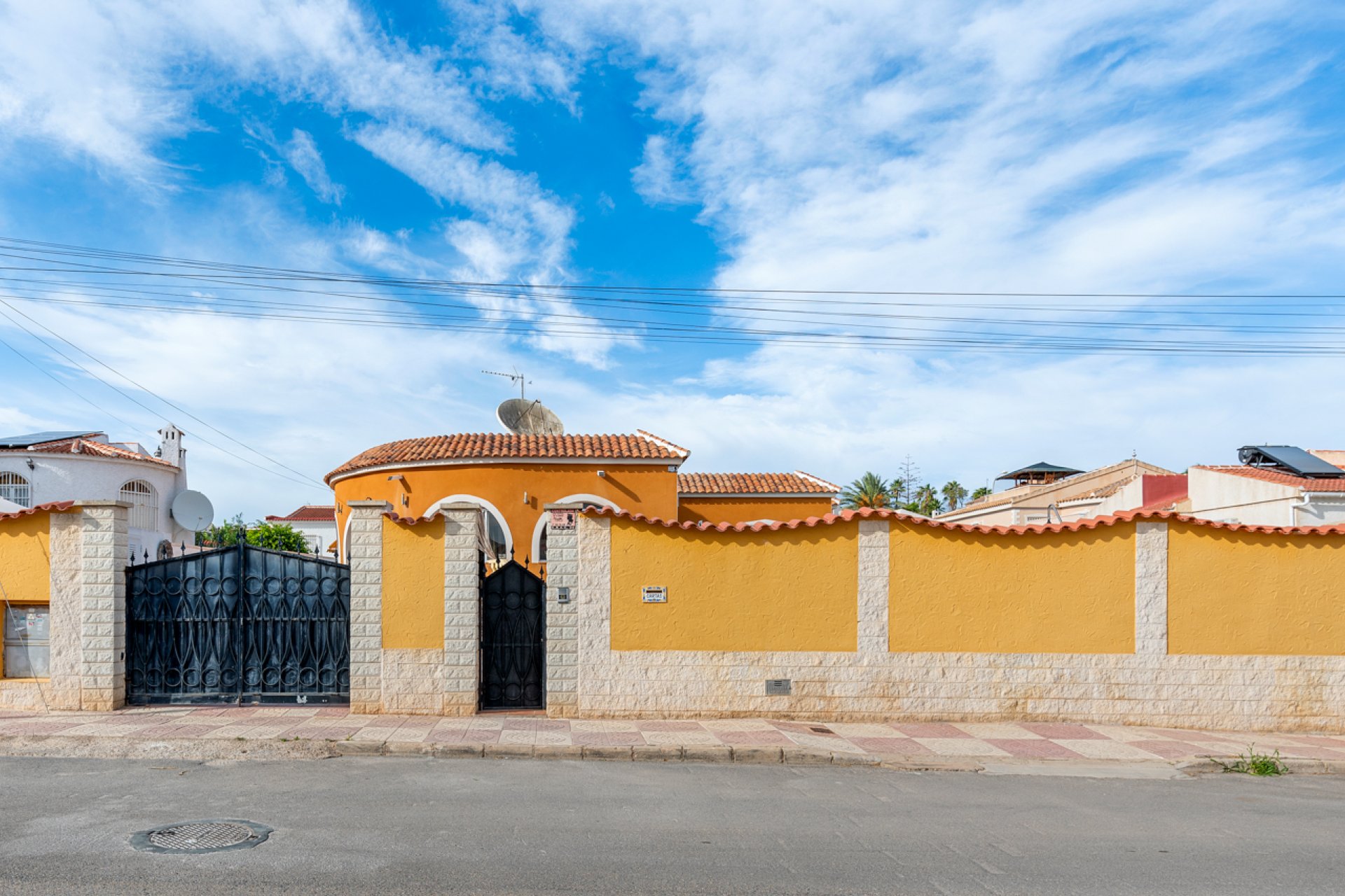 Resale - Villa / House - Ciudad Quesada