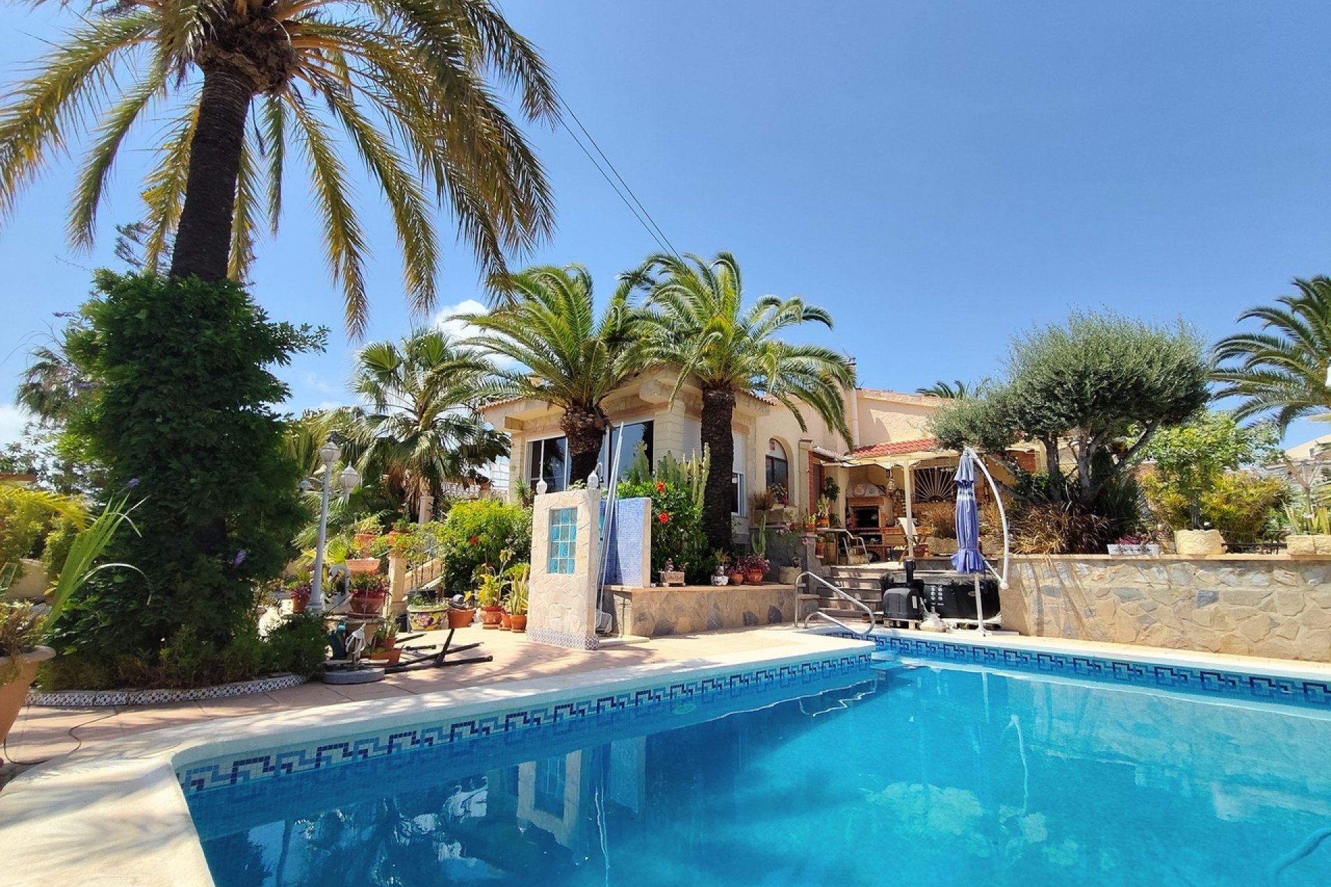 Resale - Villa / House - Ciudad Quesada
