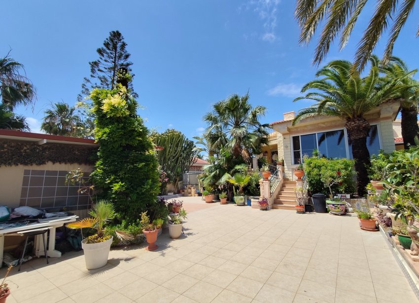 Resale - Villa / House - Ciudad Quesada