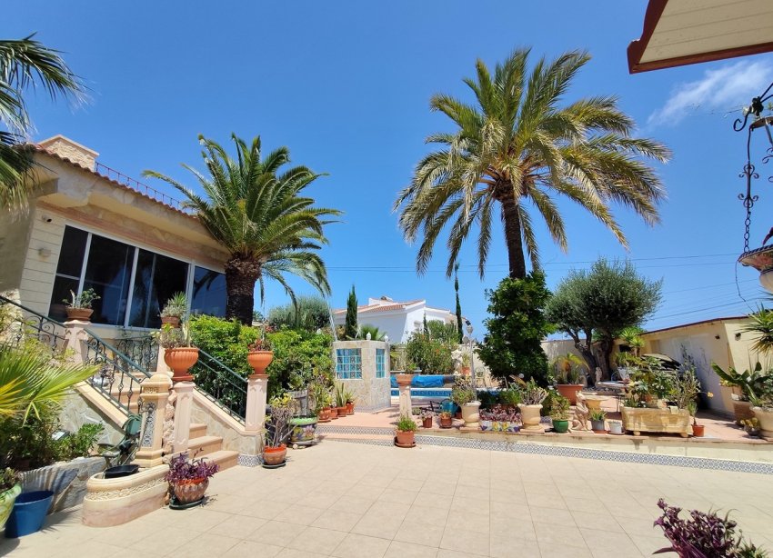 Resale - Villa / House - Ciudad Quesada