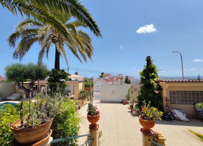 Resale - Villa / House - Ciudad Quesada