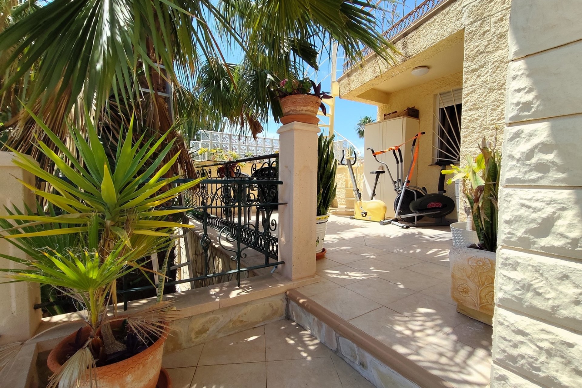 Resale - Villa / House - Ciudad Quesada