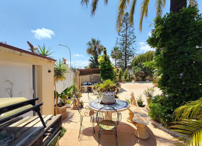 Resale - Villa / House - Ciudad Quesada