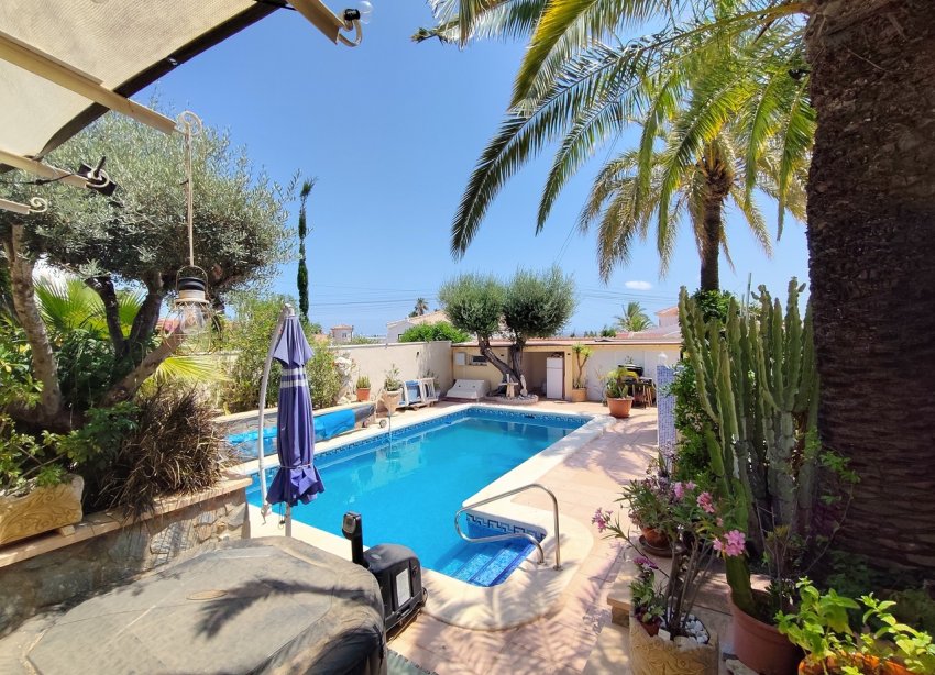 Resale - Villa / House - Ciudad Quesada