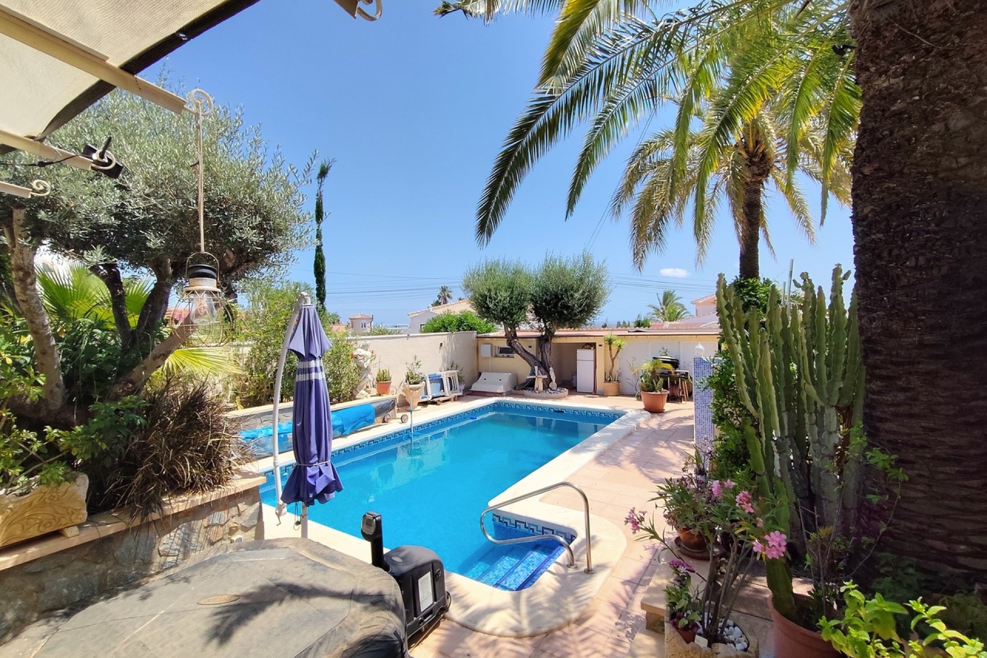 Resale - Villa / House - Ciudad Quesada