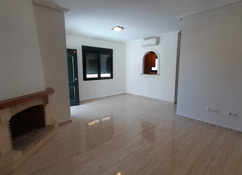 Resale - Villa / House - Ciudad Quesada