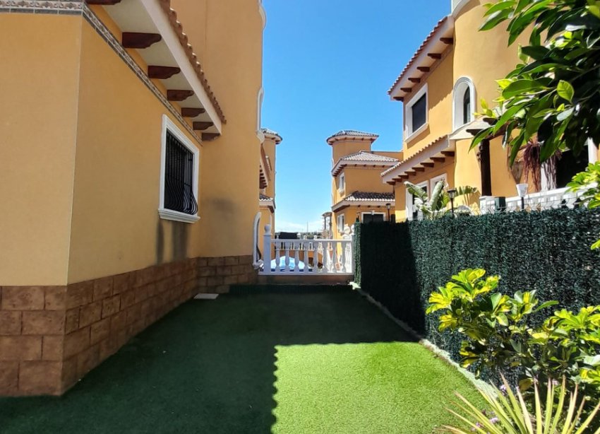 Resale - Villa / House - Ciudad Quesada