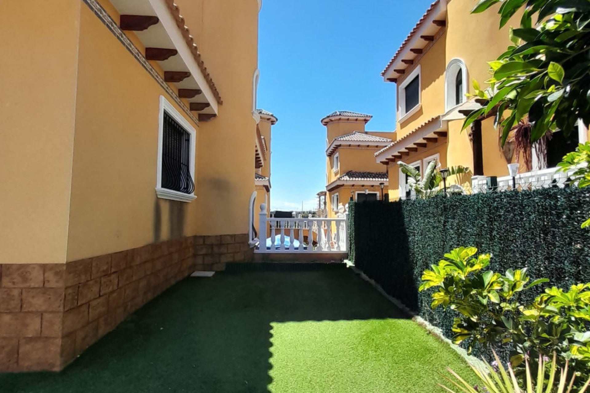 Resale - Villa / House - Ciudad Quesada